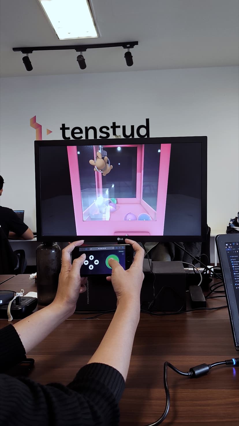 Mobile Control Claw Machine Game